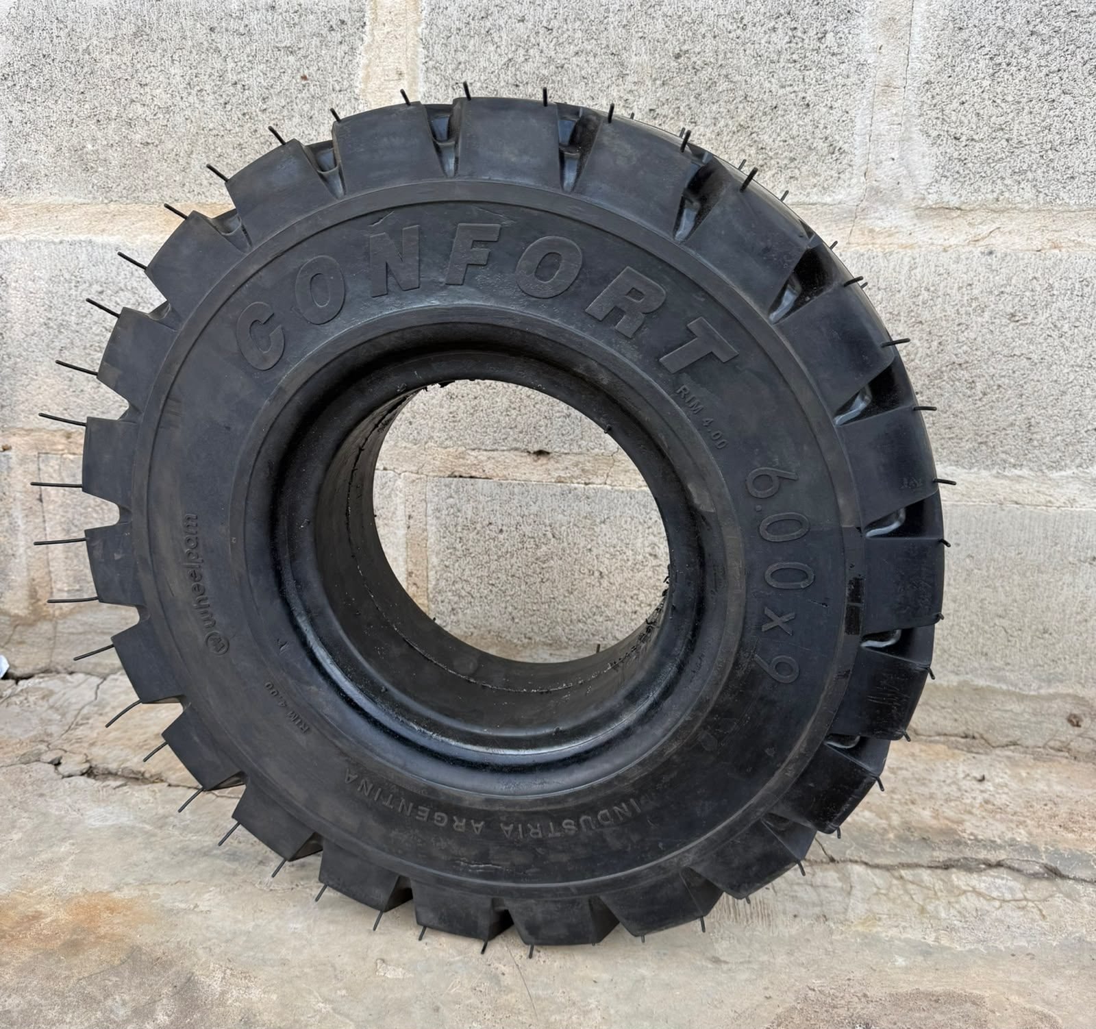 Wheelpam Cubierta Maciza 600x9 Confort
