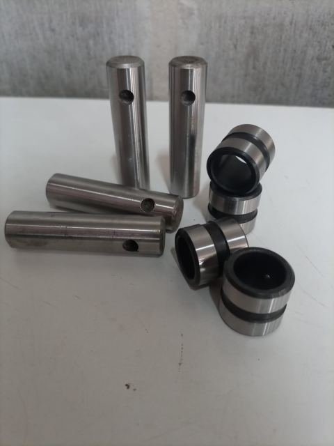 Perno y Bujes de Direccion
